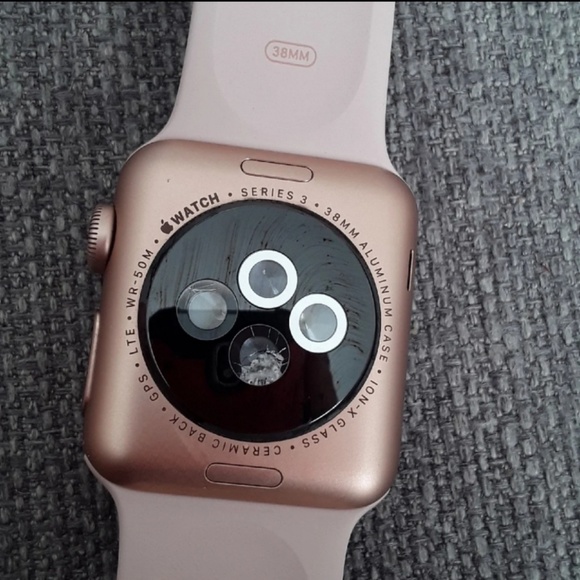 Rose Gold Apple watch Series 3 + 10 bands - Picture 4 of 8